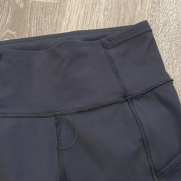 Lululemon Fast and Free Crop II 19" *Nulux sz 4 black - Picture 6 of 6